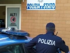 https://www.telemia.it/2020/08/lui-e-lei-poliziotti-lite-da-far-west-a-gioia-tauro/