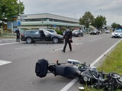 https://www.sulpanaro.net/2021/05/strade-di-sangue-in-due-incidenti-in-moto-muoiono-un-18enne-e-un-poliziotto/